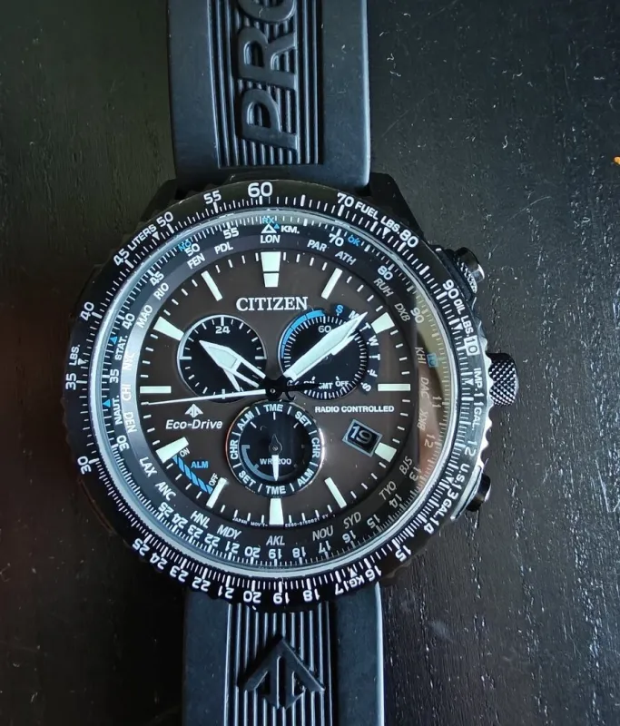 Hodinky Citizen - CB5005-13x - Jako nové
