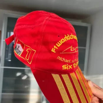 Sběratelská čepice Marlboro Michael Schumacher – červená